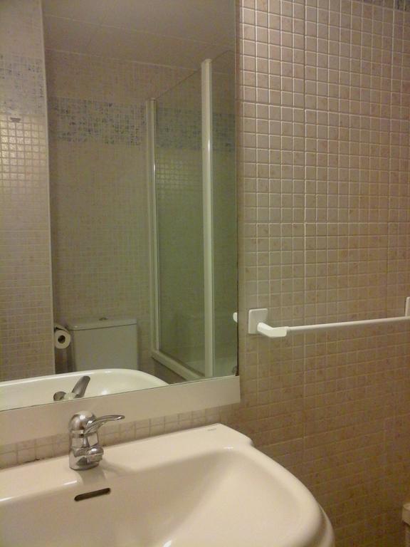 Apartament Fira L'Hospitalet de Llobregat Oda fotoğraf